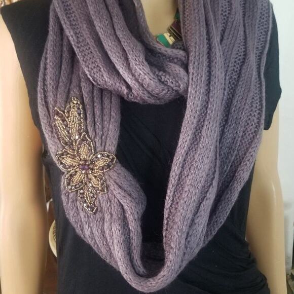 Thick Soft Knit Floral Motif Beaded Flower Applique on Purple Knit Circle Scarf - Picture 3 of 4